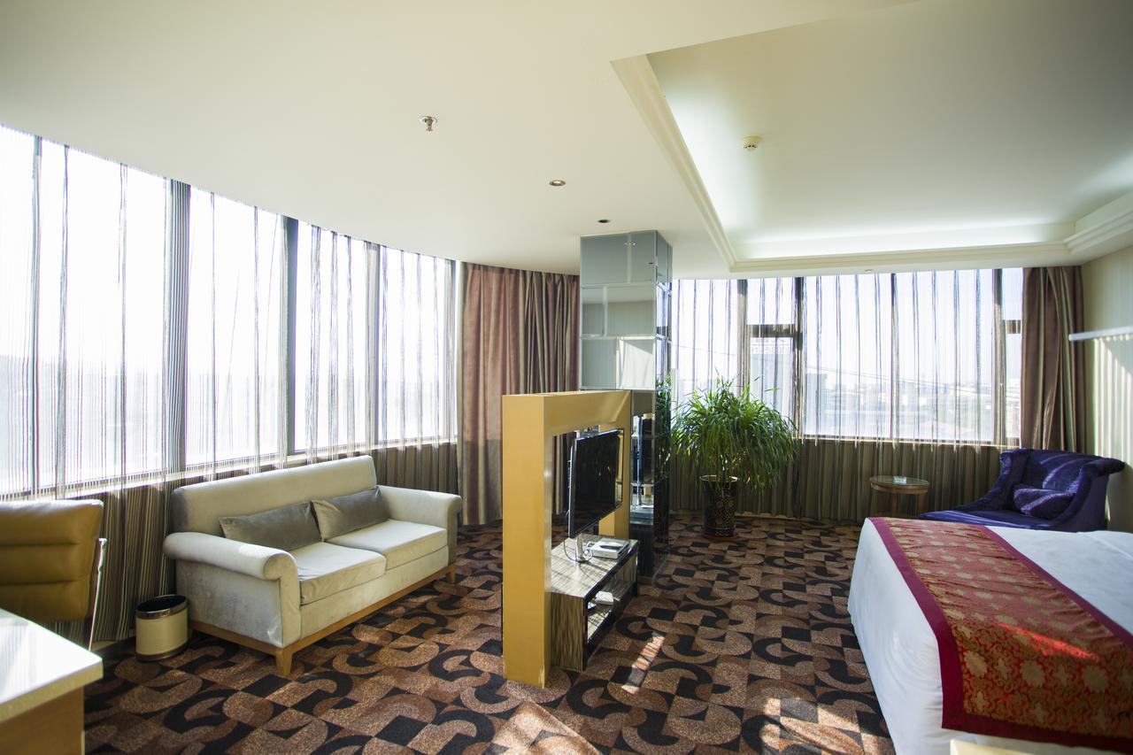 Fuke Jirui Hotel Урумчи Экстерьер фото
